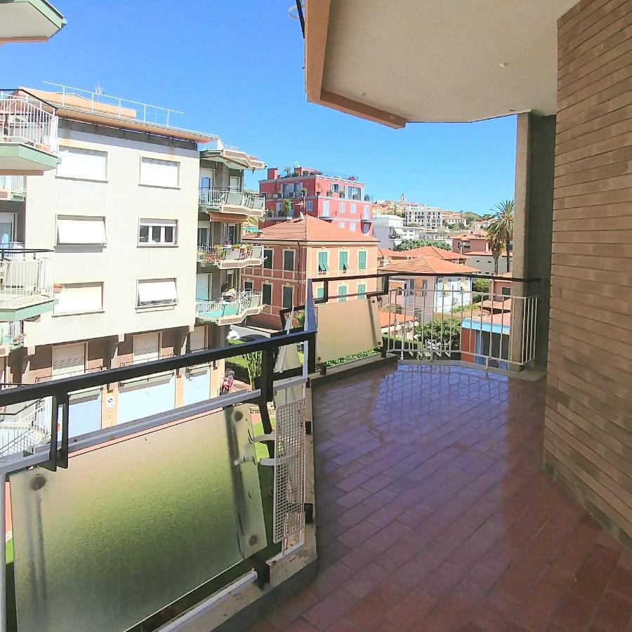 Casa Margherita, Centrale A Due Passi Dal Mare Bordighera Exterior foto