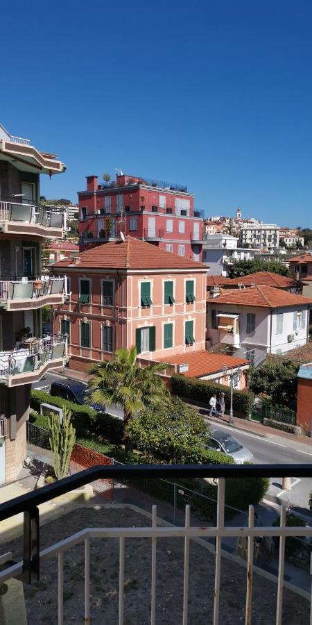 Casa Margherita, Centrale A Due Passi Dal Mare Bordighera Exterior foto